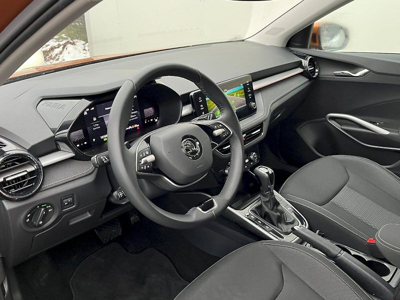 Škoda Fabia (2024) 1.0 TSI 85kW Top Selection DSG - fotka 8 z 26