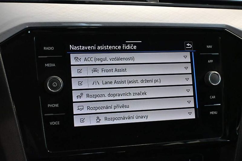 Ford S-MAX (2022) 2.0 TITANIUM Kamera Tažné 8 Ko - fotka 19 z 32