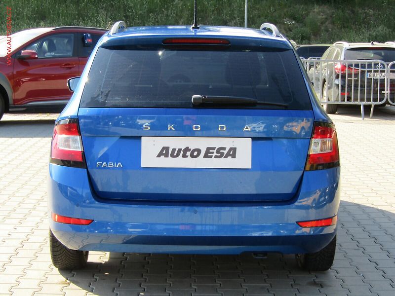 Škoda Fabia (2021) 1.0 TSi, ČR, Ambition, +pneu - fotka 5 z 17