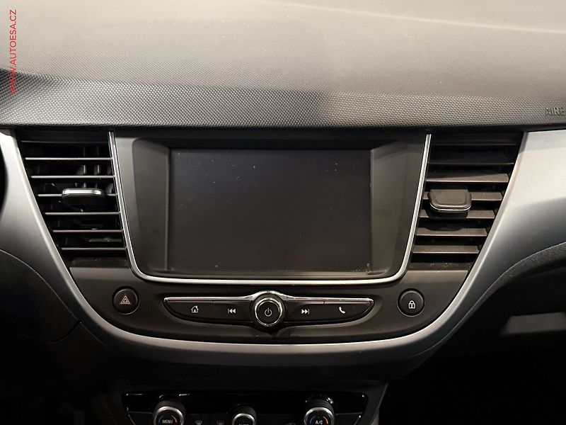 Opel Crossland X (2018) 1.2 i, ČR - fotka 16 z 17