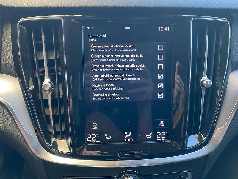 Volvo V60 D3 AWD MOM PRO - fotka 19 z 26
