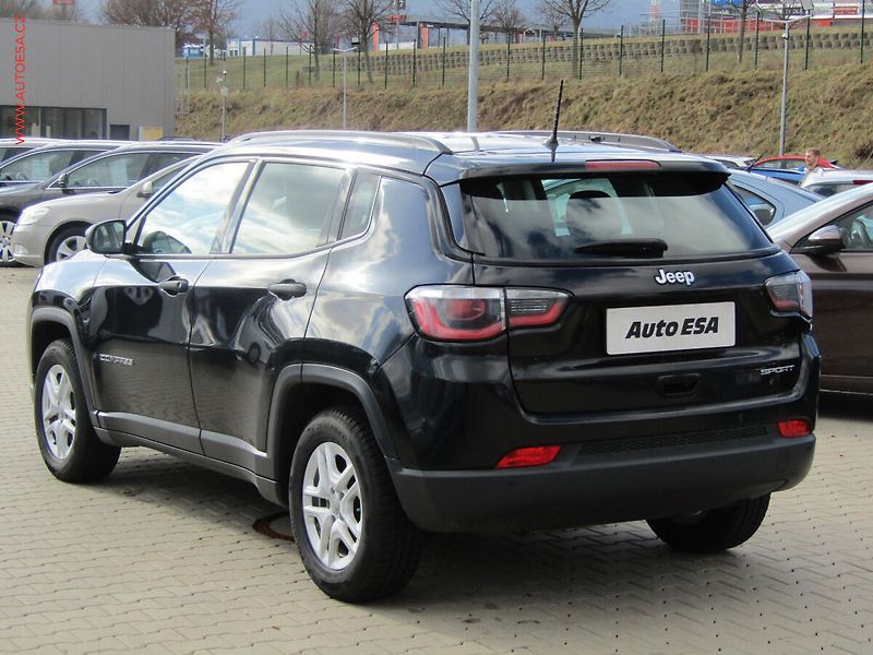 Jeep Compass (2020) 1.4T, ČR - fotka 6 z 17