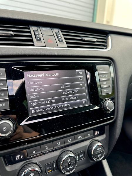 Škoda Octavia (2014) 3 COMBI 1.6 TDI DSG 165TKM - fotka 19 z 26
