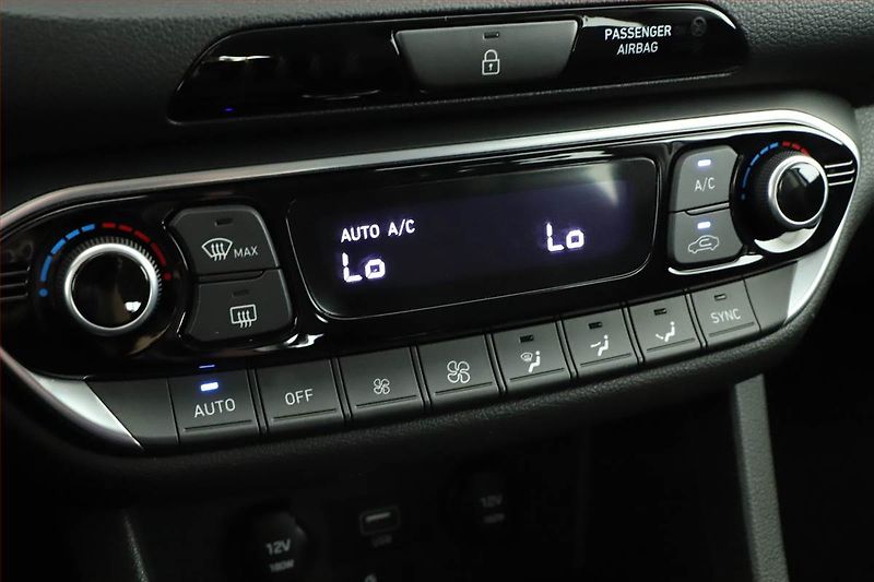 Hyundai i30 (2023) Smart 1.5 T-GDI MHEV, Automat - fotka 10 z 16