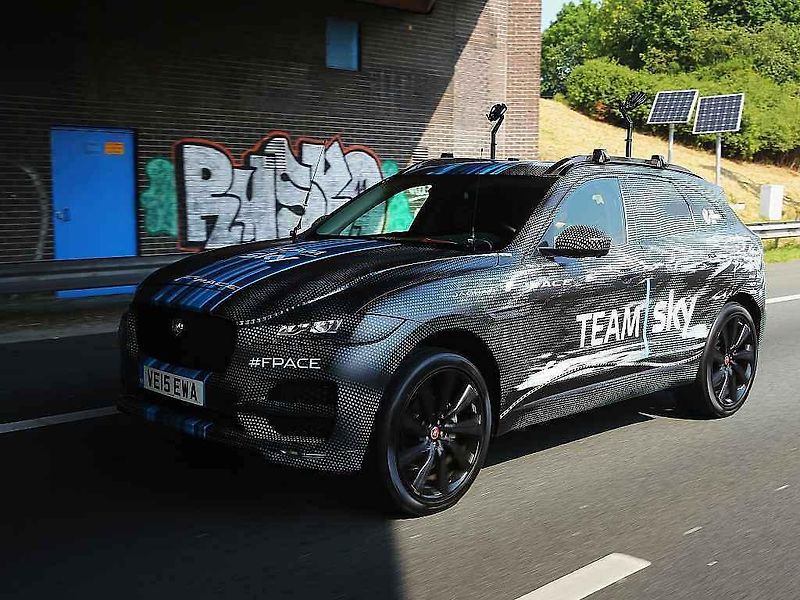 Jaguar F-Pace.