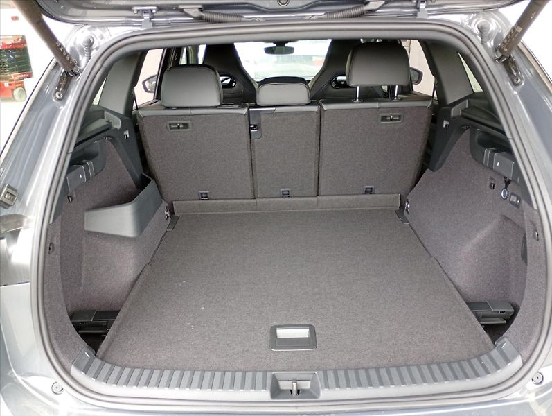 Volkswagen Tayron (2026) 1,5 eTSI 110kW mHEV  R-line - fotka 10 z 17