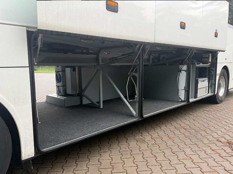 Setra (2015) S515 HD TOP VÝBAVA + 880l  - fotka 24 z 29
