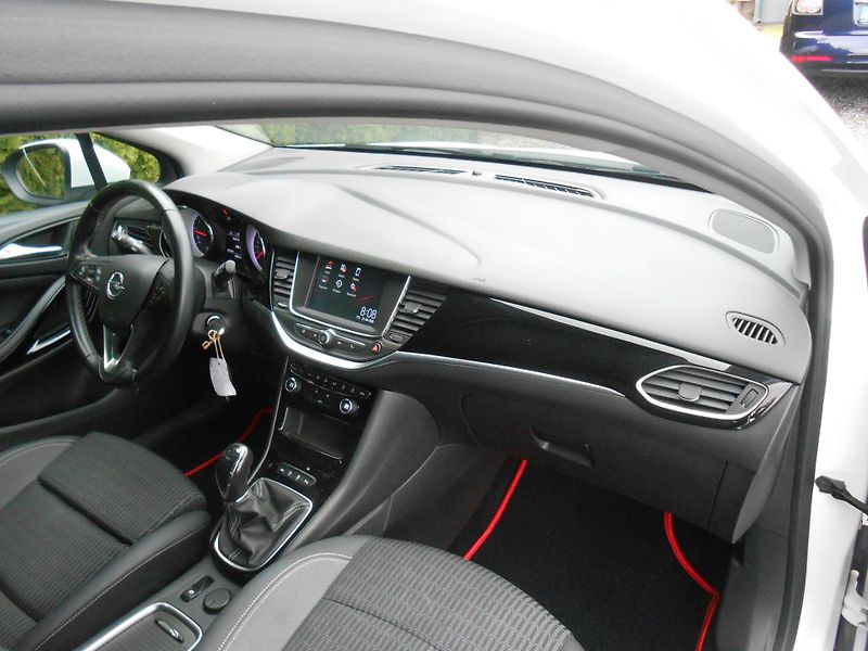 Opel Astra 1.2,KAMERA,NAVI,62TKm!! - fotka 14 z 41
