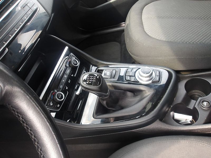 BMW Řada 2 2,0D 110kW 2xklíč - fotka 18 z 30