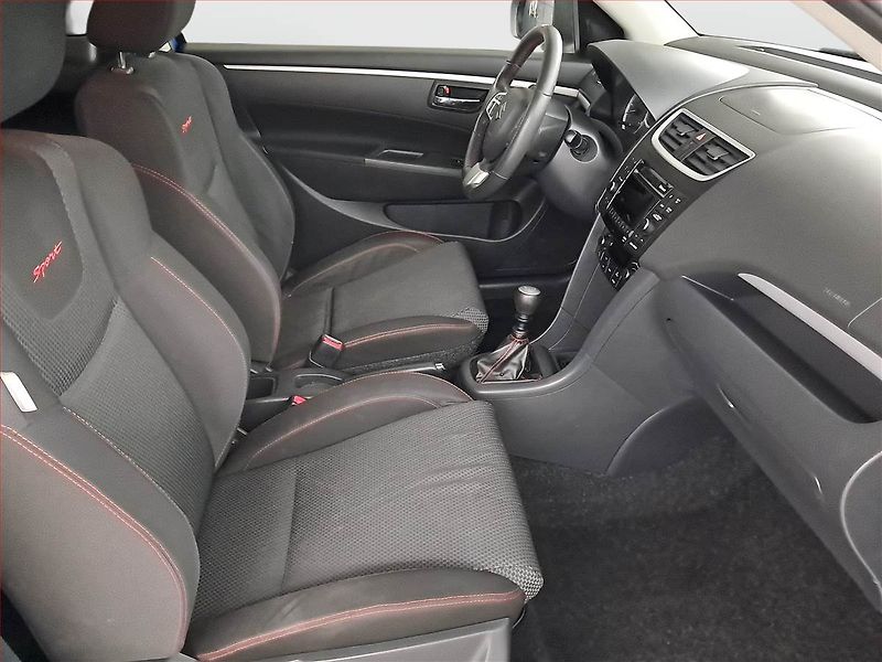Suzuki Swift (2012) 1.6 Sport, Xenony, Tempomat - fotka 9 z 19