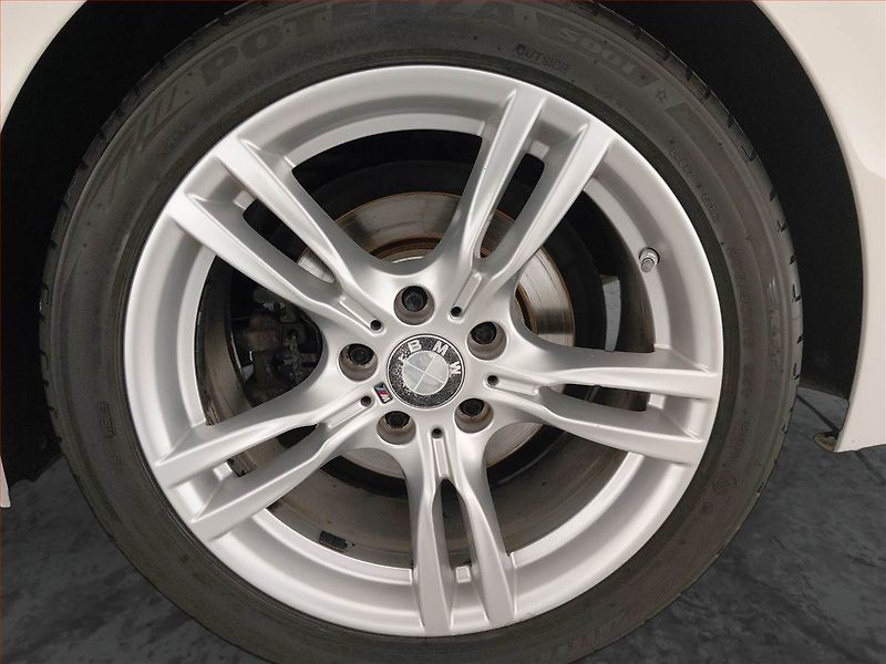 BMW Řada 3 (2015) M Sport 320 d xDrive, 4X4 - fotka 15 z 20