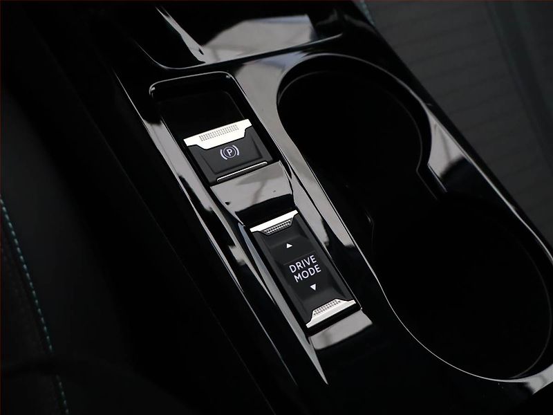 Peugeot 2008 (2021) 1.2 PureTech, Automat - fotka 15 z 17
