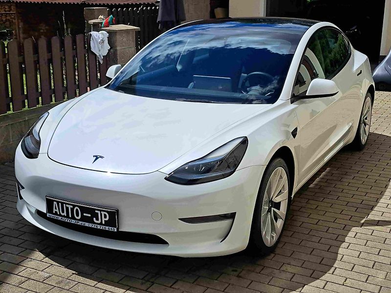 Tesla Model 3 AWD Long Range SOH-92% - fotka 6 z 17
