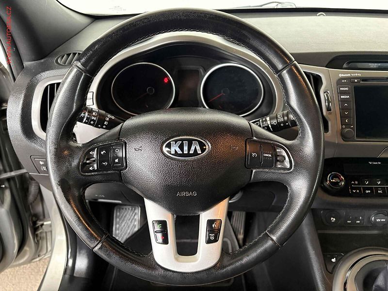 Kia Sportage (2014) 1.7CRDi, ČR, AC, kamera - fotka 16 z 16