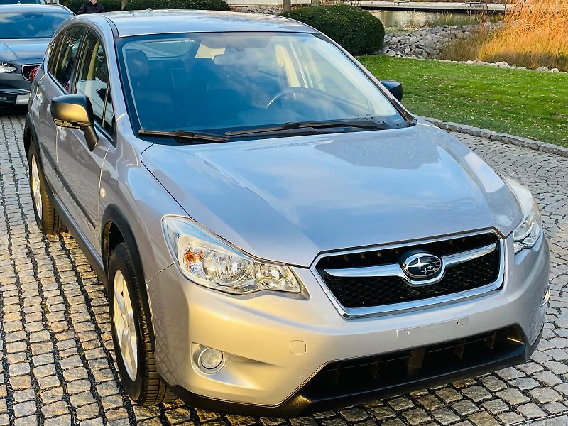 Subaru XV 1.6i 4x4 MAN SENZORY SERVISKA - fotka 7 z 36