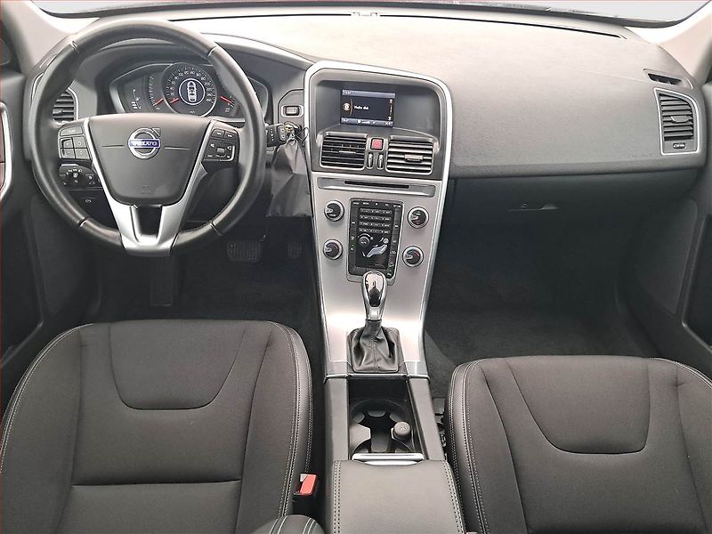 Volvo XC60 (2017) Momentum D4 - fotka 8 z 17