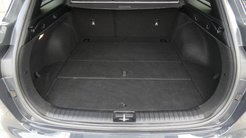 Kia Ceed SW 1.5 T-GDI SPIN - fotka 20 z 22