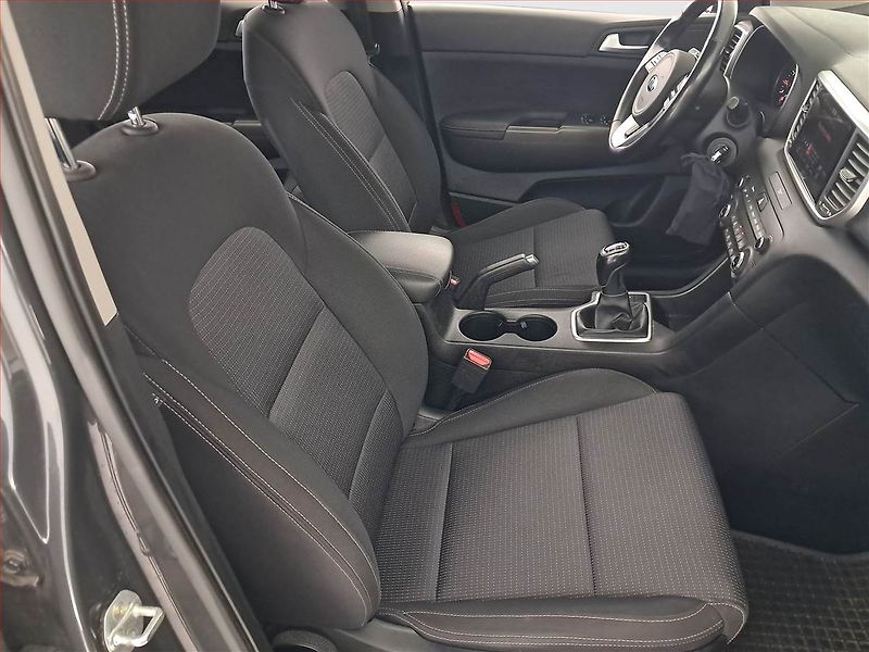 Kia Sportage (2021) 1.6 T-GDI - fotka 9 z 21