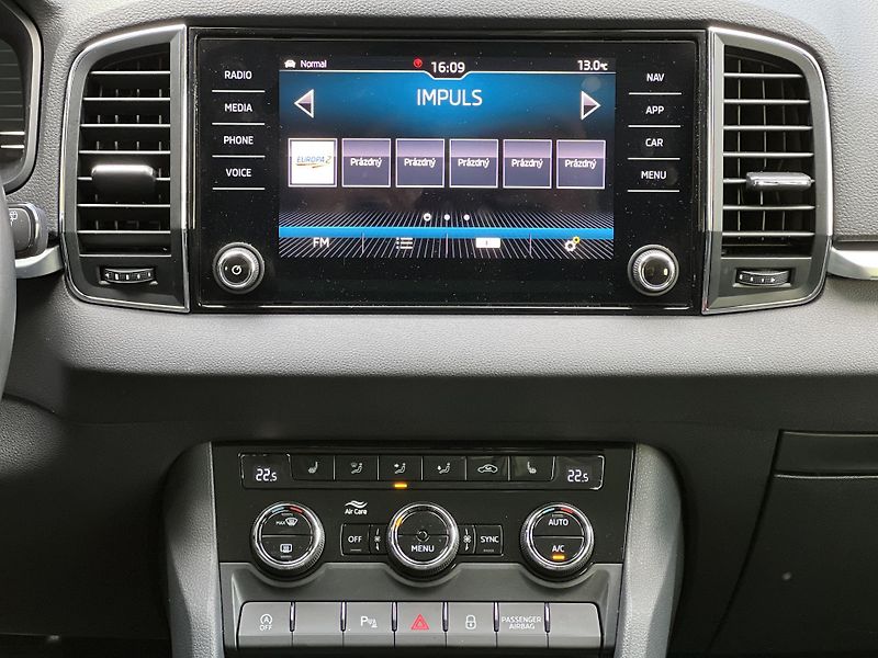 Škoda Karoq Style 1.5TSi DSG KAMERA NAVI - fotka 27 z 50