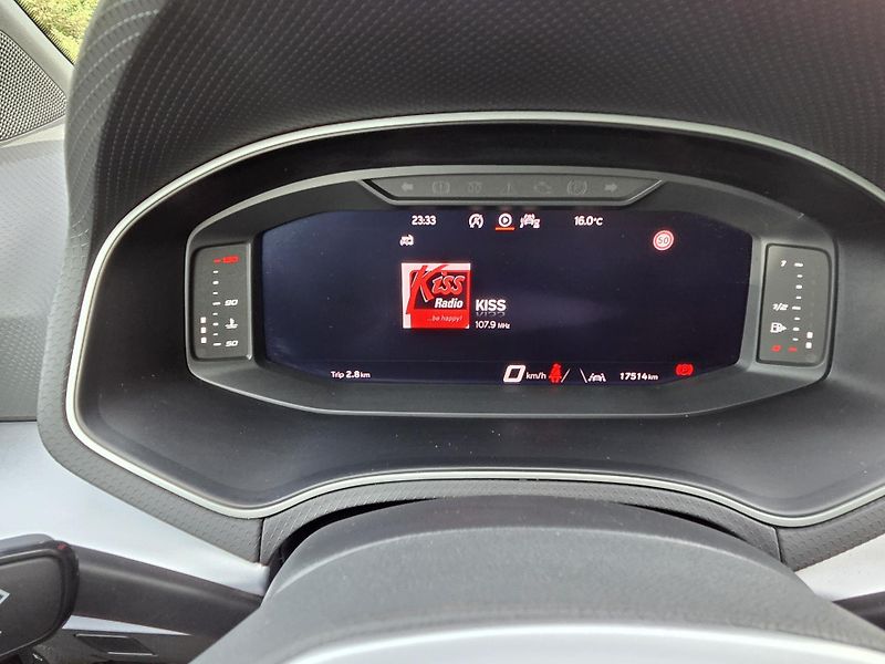 Seat Arona (2025) 1.0 TSi 115 FR MAN6 - fotka 16 z 28