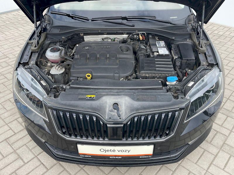 Škoda Superb (2018) 2.0 TDI / 140 kW DSG 4x4 L&K - fotka 12 z 30