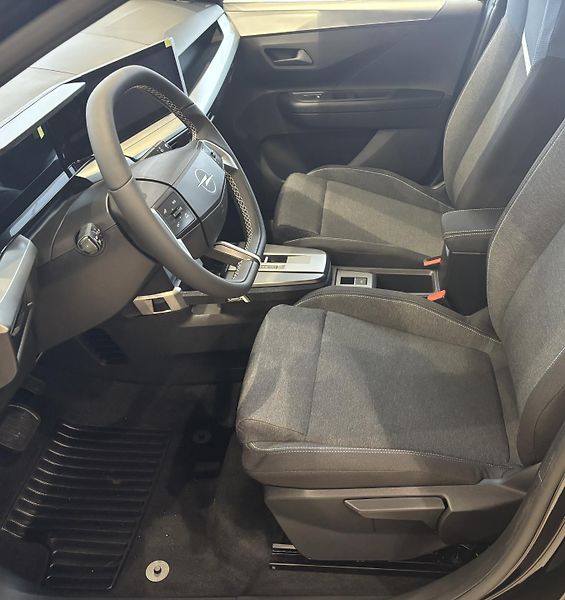 Opel Frontera (2026) EDITION 1.2 TURBO Hybrid - fotka 8 z 15