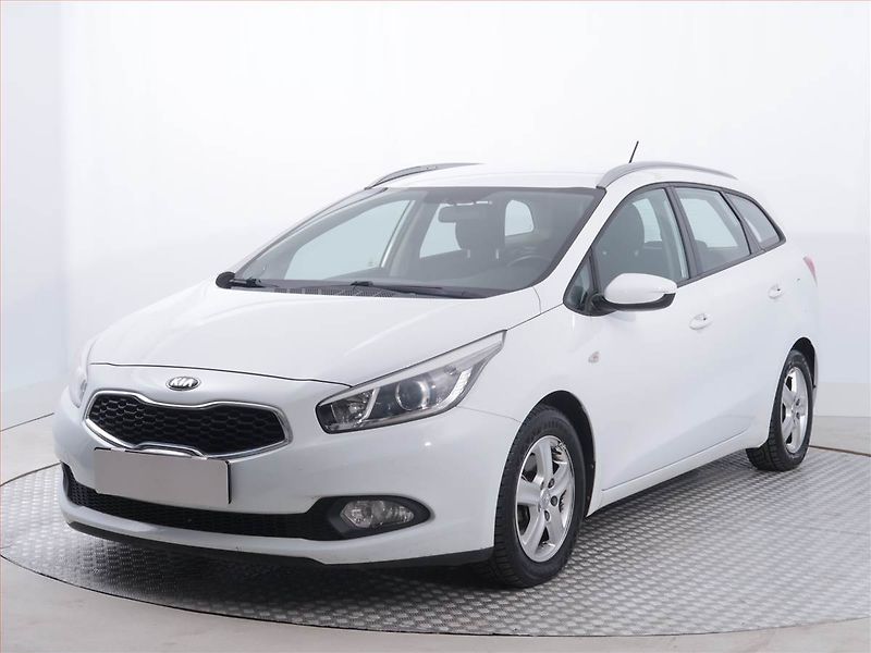 Kia Ceed (2013) 1.6 GDI, Tempomat - fotka 2 z 18