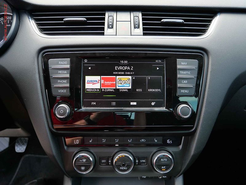 Škoda Octavia (2015) 2.0 TDi, ČR, Navi, bixen - fotka 17 z 24