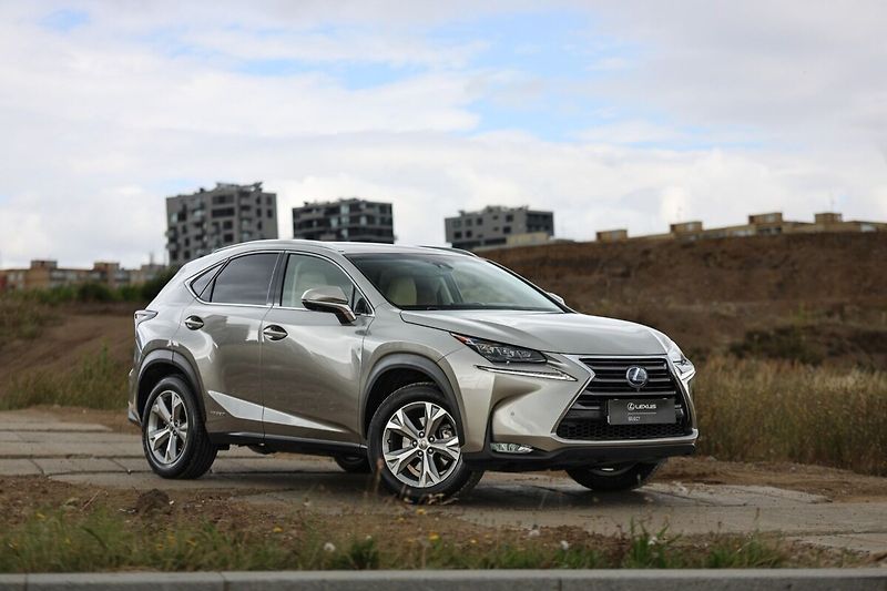 Lexus NX 300h 300H 2,5 HEV PREMIUM (LUXURY T - fotka 2 z 35