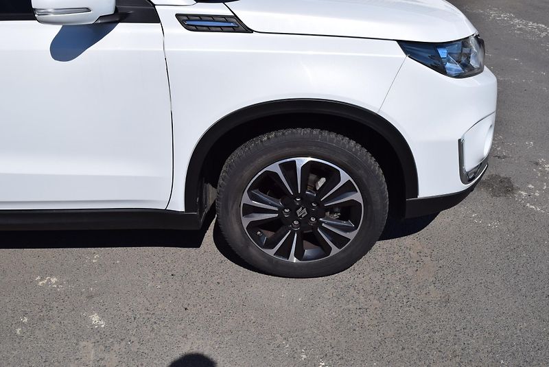 Suzuki Vitara (2019) 1.4 103kw BOOSTER JET ALL GRIP - fotka 5 z 50