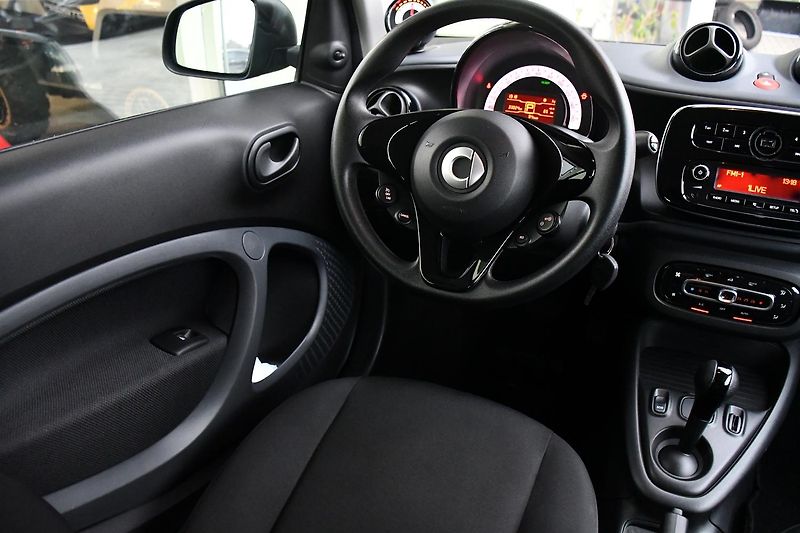 Smart Fortwo COUPE EQ 60KW - fotka 6 z 25