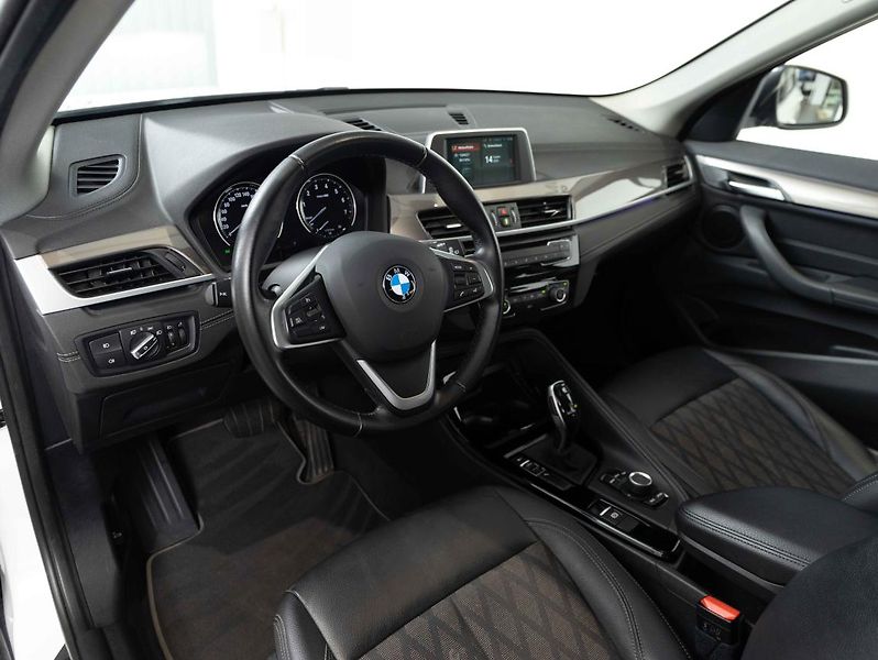 BMW X1 sDrive18i - fotka 11 z 22