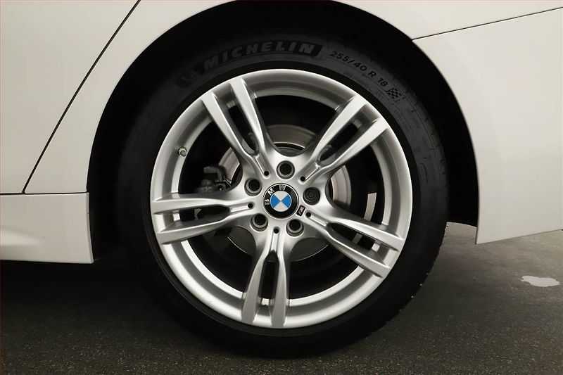 BMW Řada 4 (2020) M Paket 420i - fotka 20 z 20