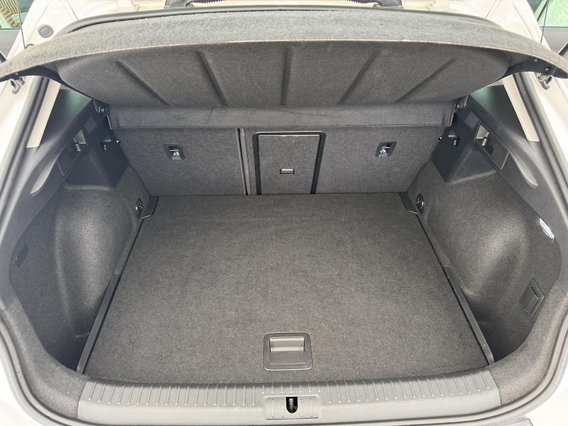 Cupra Formentor 1.5Tsi*CZ*DPH*1-MAJ*ZARUKA* - fotka 12 z 43