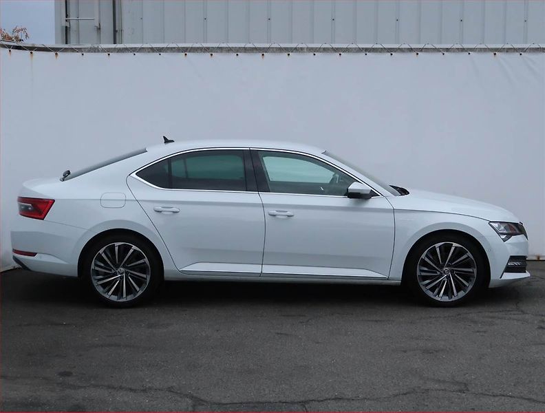 Škoda Superb (2022) Laurin&Klement 2.0 TDI - fotka 6 z 25