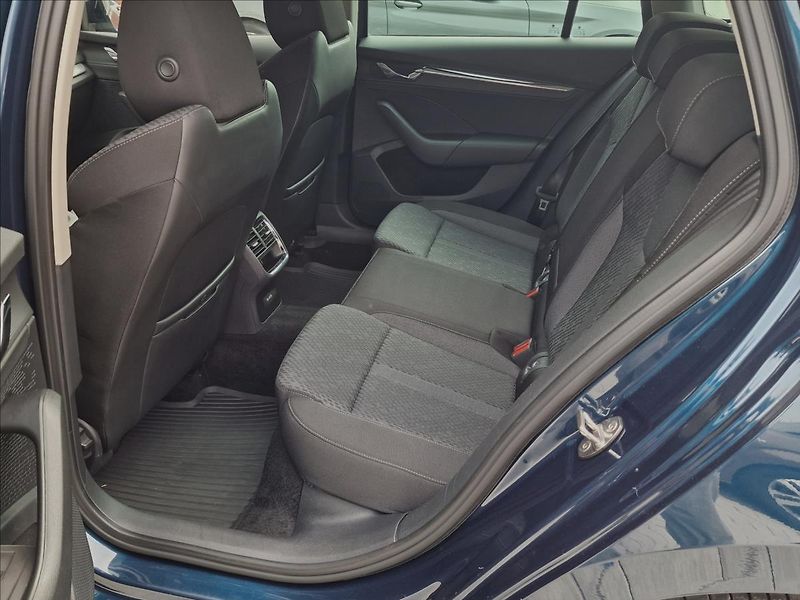 Škoda Octavia 2.0 TDI Style Combi,ČR,1.Maj. - fotka 17 z 48