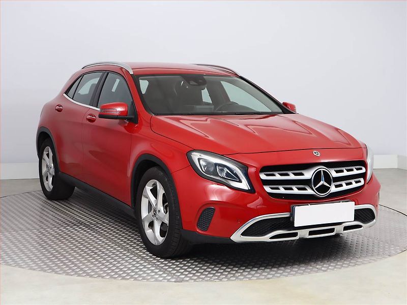 Mercedes-Benz GLA (2018) 180 d, Automat, Serv.kniha - fotka 1 z 23