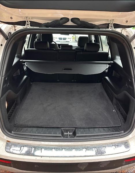 Mercedes-Benz GLB (2023) - fotka 9 z 15