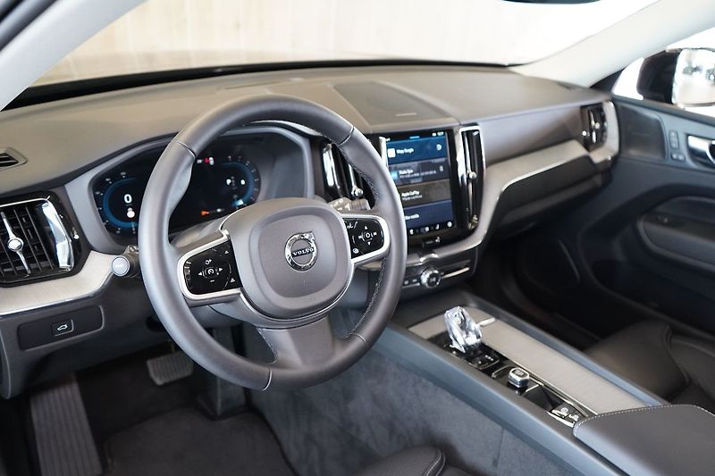 Volvo XC60 B5 AWD Plus Dark, Ventilace - fotka 17 z 46