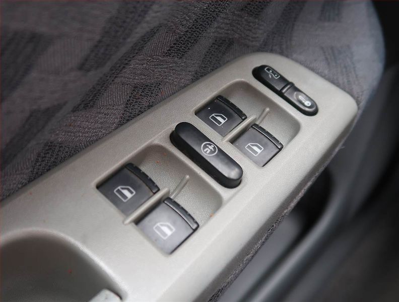 Škoda Octavia (2000) 2.0, po STK, Tažné, Klima - fotka 14 z 14