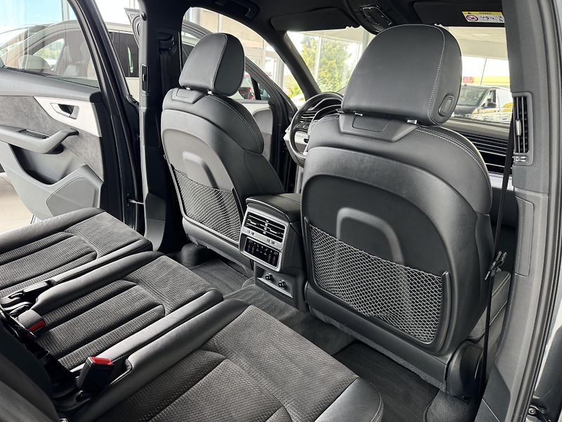 Audi Q7 50TDI Q*S-LINE*Matrix*Vzduch - fotka 18 z 44
