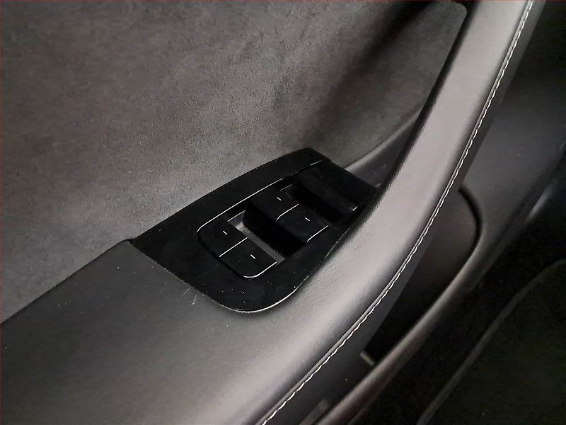 Tesla Model 3 (2019) Long Range 4WD 78kWh, SoH 83% - fotka 16 z 23