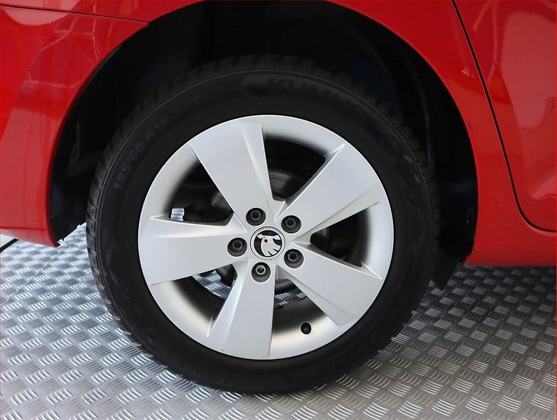 Škoda Rapid (2016) 1.2 TSI, Tempomat - fotka 15 z 18