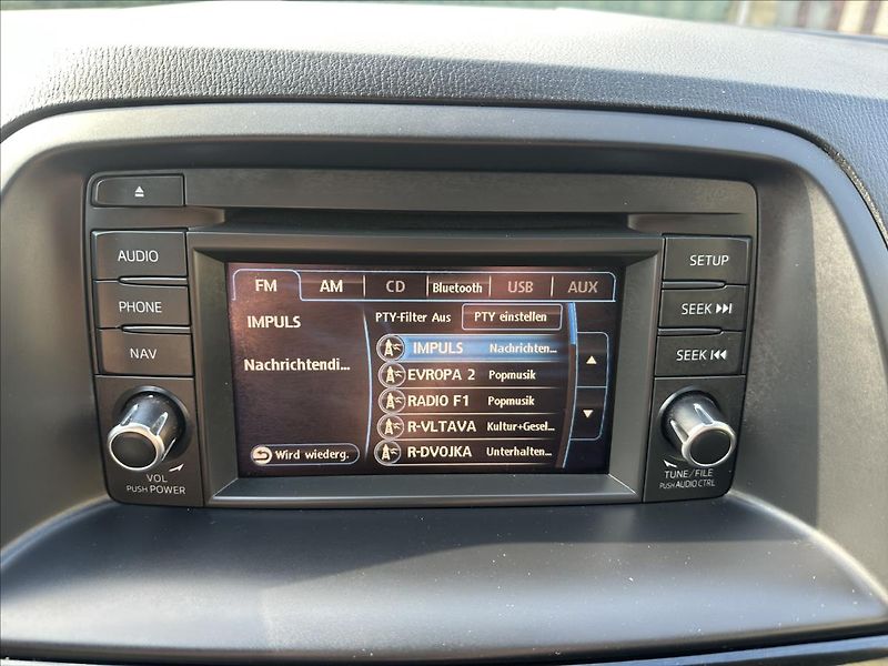 Mazda CX-5 2,0 Sports-Line 4x4 - fotka 17 z 35