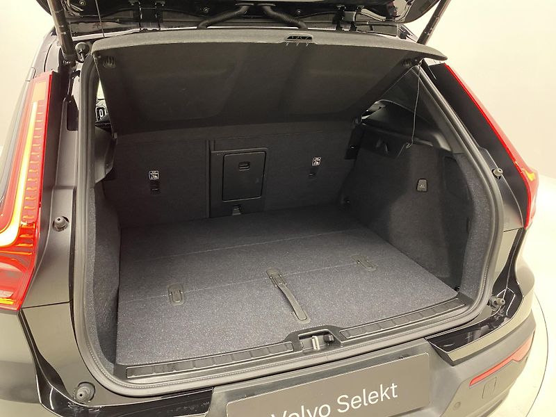 Volvo XC40 B3 PLUS BLACK EDITION AUT CZ - fotka 6 z 56