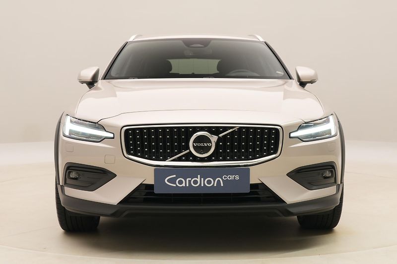 Volvo V60 CC B5 AWD BRIGHT PLUS AUT  - fotka 15 z 58