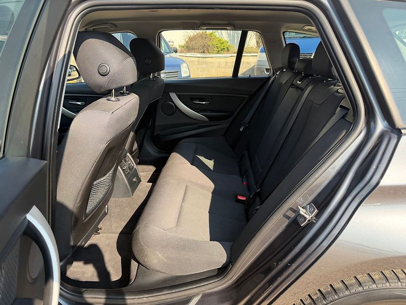 BMW Řada 3 180kw* xDrive F31*Nová STK* - fotka 15 z 28