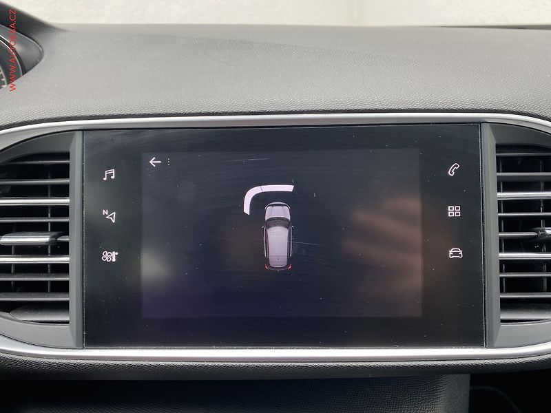 Peugeot 308 (2019) 1.2PT, Allure, AT, navi, TZ - fotka 17 z 18