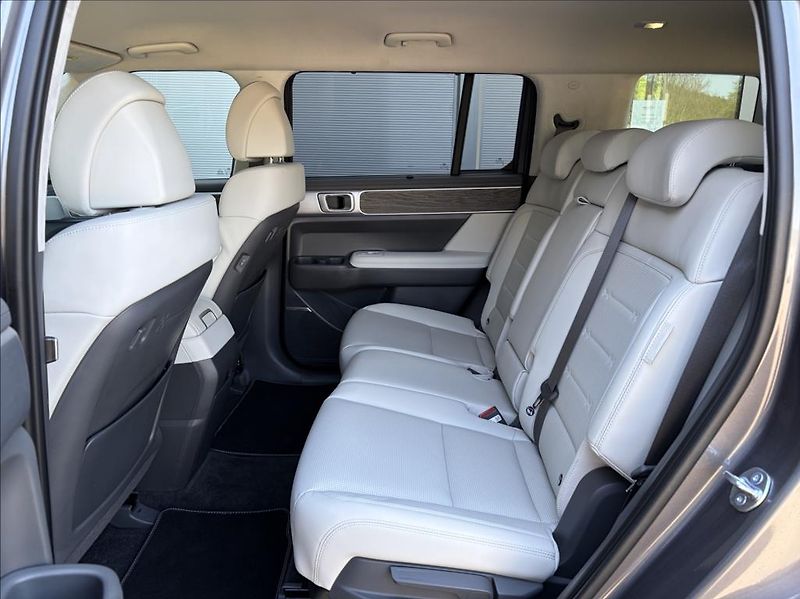 Hyundai Santa Fe 1,6 T PHEV 4x4 7M  Premium - fotka 9 z 24