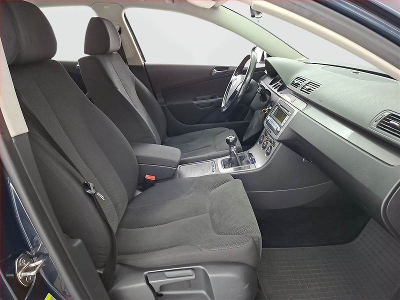 Volkswagen Passat (2007) 2.0 TDI, po STK, udržované - fotka 9 z 16